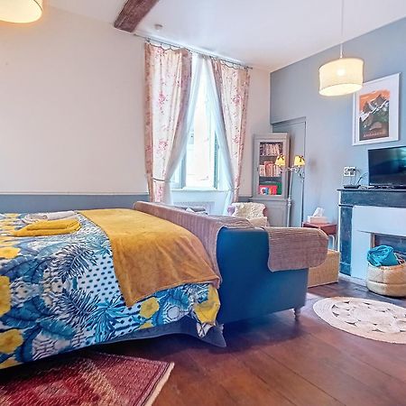 Les Glycines Oloron Hotel Bagian luar foto